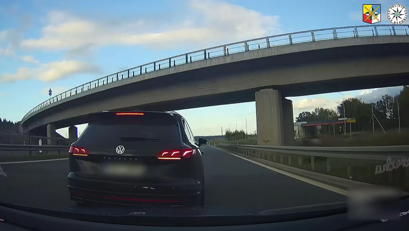 Bił kobietę na autostradzie, bo jechała zgodnie z przepisami! Wszystko nagrała jej 8-letnia córka