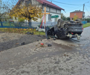 Nocny wypadek w Brzozowej. BMW wypadło z drogi