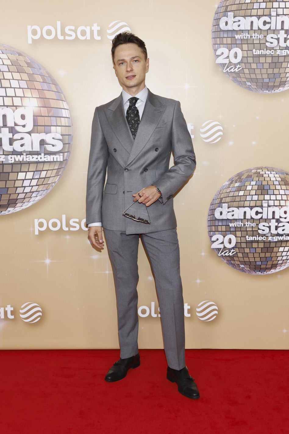 Tak przez lata zmieniał się Patryk Pniewski. Zaczynał jako idol nastolatek w "Pierwszej miłości"