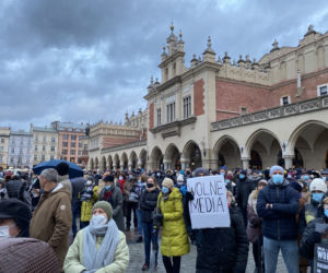 Demonstracja w Krakowie przeciwko Lex TVN