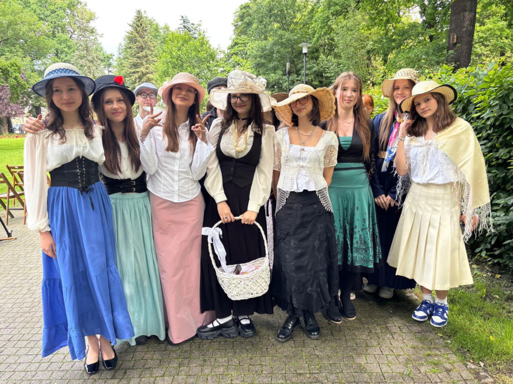 Piknik historyczny II LO w Nowym Sączu 