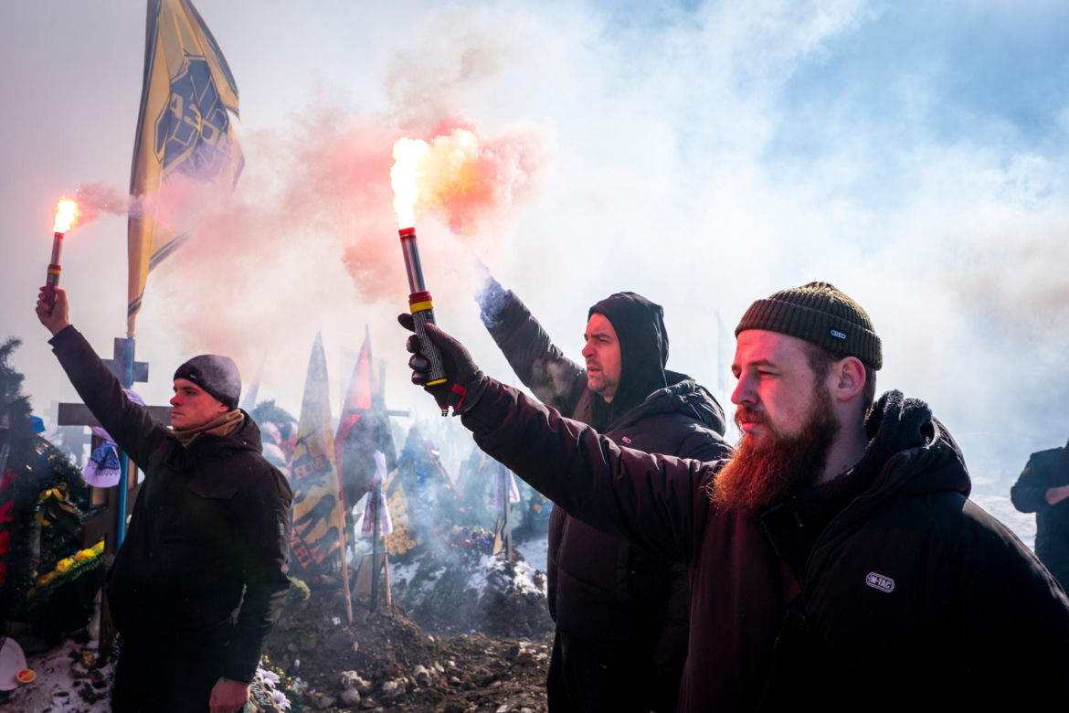 Nie da się przyzwyczaić do krwi i strachu". Czwarta rocznica wojny w Ukrainie