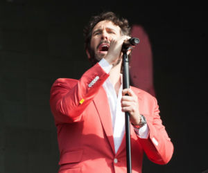 Josh Groban o chwili, gdy pod prysznicem musisz wybrać między Pearl Jam a operą