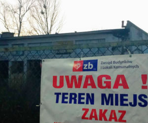 Niebezpieczny pustostan straszy w centrum Szczecina