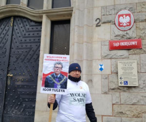 Protest przed sądem w Bydgoszczy. „Stoimy murem za niezawisłymi sędziami” 