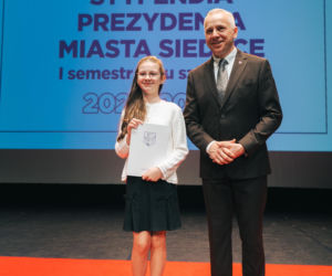 Najzdolniejsi uczniowie odebrali stypendia Prezydenta Miasta Siedlce