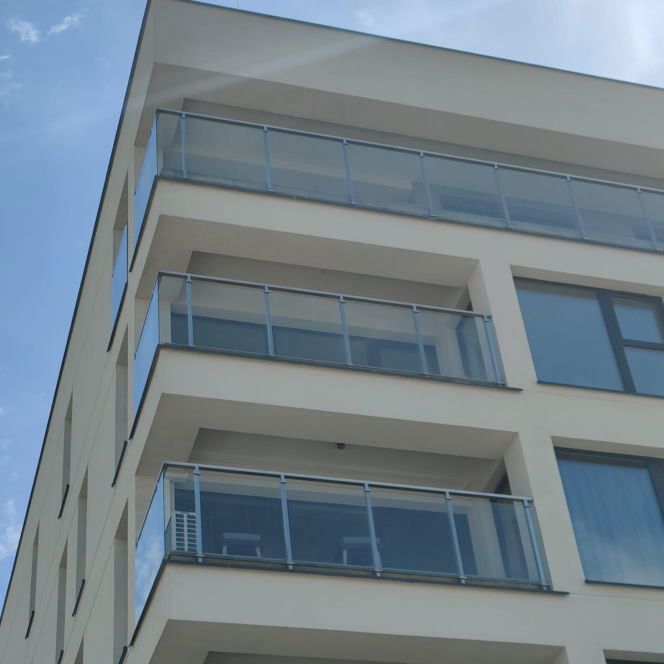 Łomża. 4-latka spadła z piątego piętra. Matka spała w mieszkaniu