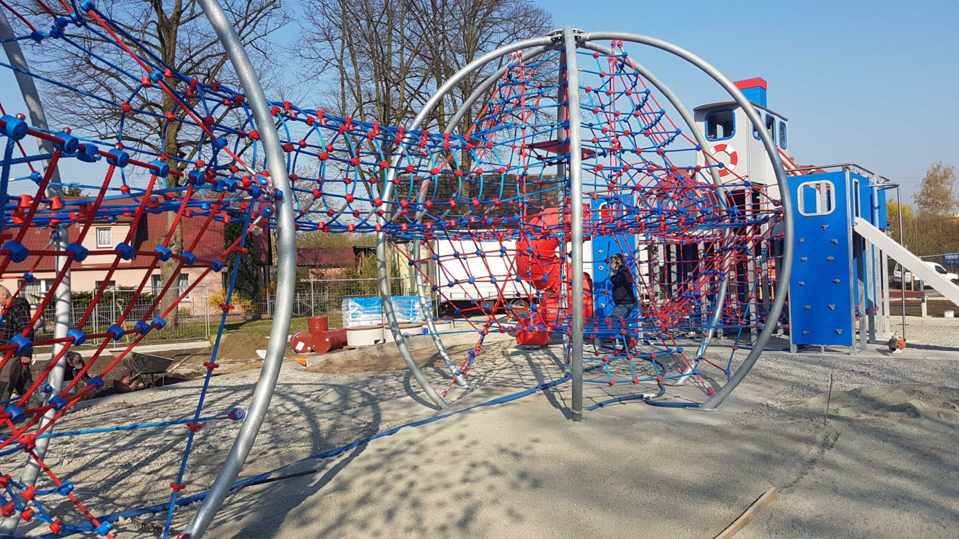 Olbrzymi statek "Freedom Szczecin" stanął w Parku Wolności