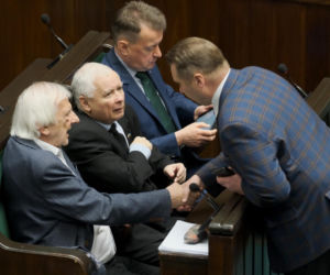 Przemysław Czarnek był królem parkietu we włoskim hotelu. Tam poznał piękną małżonkę [ZDJĘCIA]