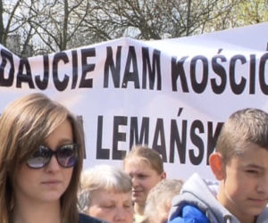 Wierni z Jasienicy przyjechali bronić księdza Lemańskiego