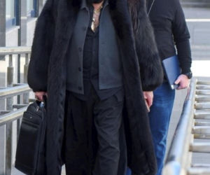 Krzysztof Rutkowski w futrze w sądzie