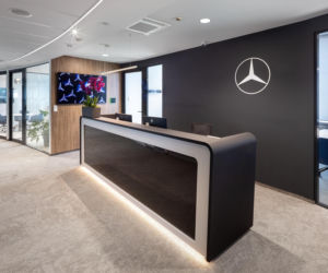 Biura Mercedes-Benz na warszawskich Włochach.