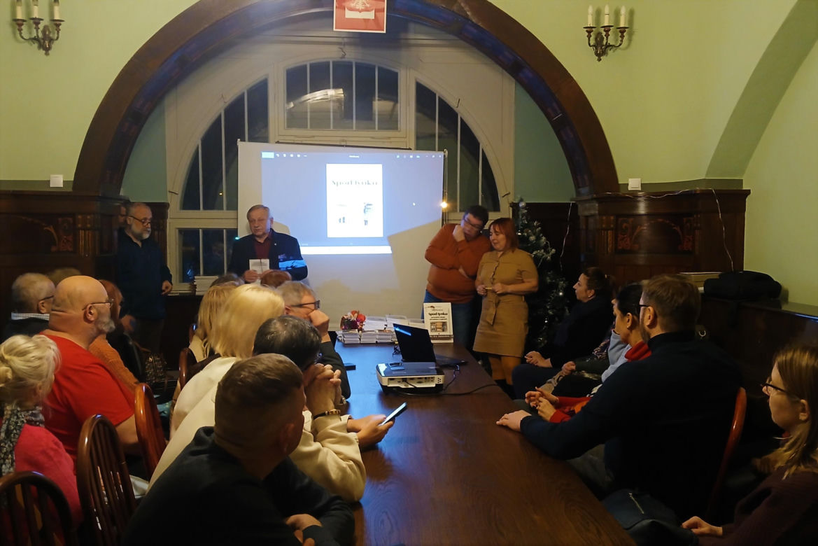 Premiera książki Poliny Wierzchowiec "Spod tynku. Przeszłość miasta utrwalona w napisach"