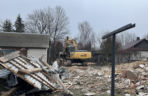 Rozbiórka domu Wesołowskich z Wyryków. Coś się w końcu ruszyło. Taki prezent na święta.