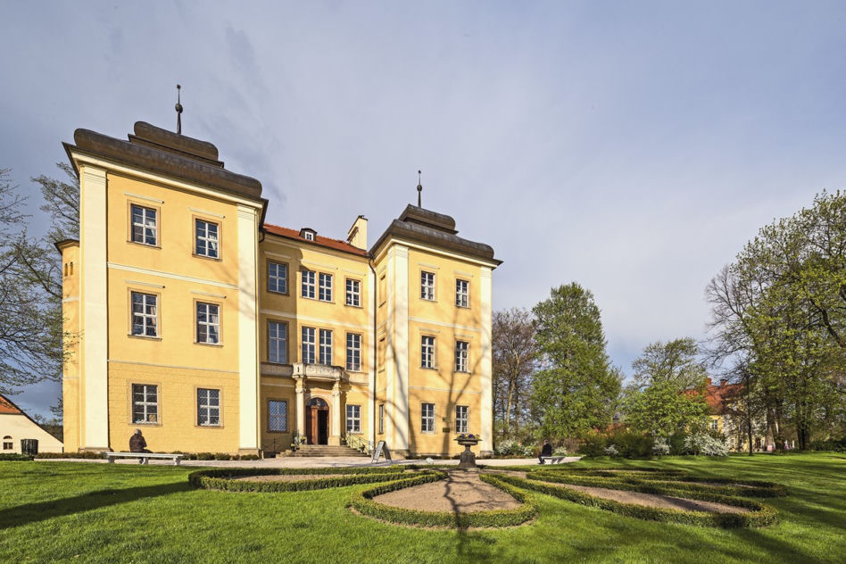 Pałac Łomnica