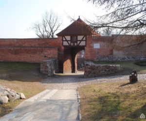 To najdłuższe mury obronne w woj. warmińsko-mazurskim. Otaczają Stare Miasto