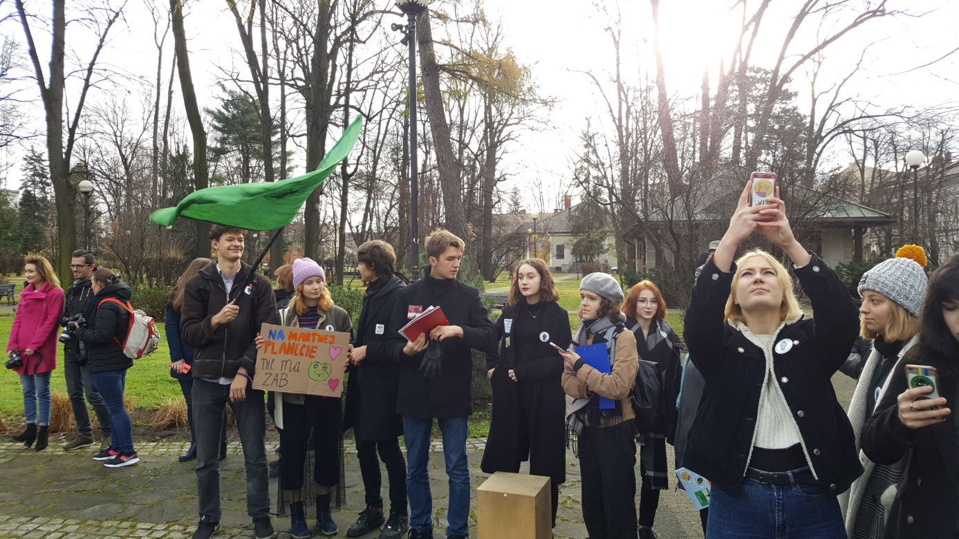 Nowy Sącz: Młodzi mają DOŚĆ i wyszli na ulice. Skierowali żądania do polityków