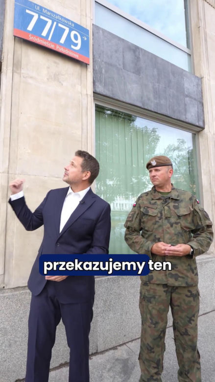 Warszawa pozbyła się dwóch budynków. Wzięło je wojsko i straż