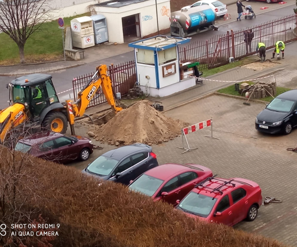 Awaria wodociągowa w Warszawie. Mieszkańcy bez wody