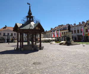 Na Rynku trwa rozkładanie ogródków piwnych! Mają być otwarte od soboty