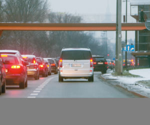 Rządowy bus wozi córkę ministra Jacka Cichockiego i dziecko sąsiadów do szkoły