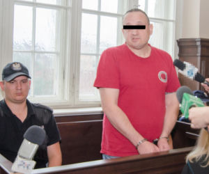 PODCIĄŁ JEJ GARDŁO NOŻYCZKAMI, BO GO NIE CHCIAŁA.