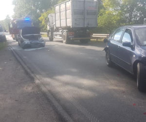 Groźny wypadek na ul. Nowotoruńskiej w Bydgoszczy [ZDJĘCIA]