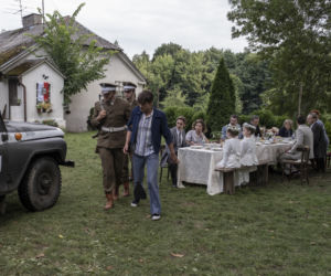 Stulecie Winnych 4, odc. 43: Antek (Krzysztof Cybulski), Władek (Arkadiusz Janiczek), Ania (Urszula Grabowska), Jasiek (Patryk Szwichtenberg)