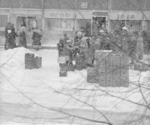 Zimę Stulecia 1978/79 mieszkańcy Kujaw i Pomorza zapamiętali na całe życie. Miałam 11 lat. Chodziliśmy tunelami ze śniegu” [GALERIA]