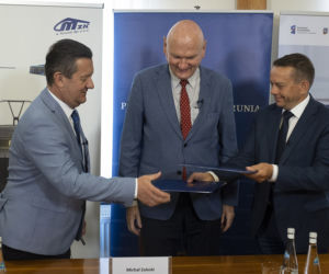 Toruń będzie miał pięć nowych tramwajów od firmy PESA. Umowa podpisana