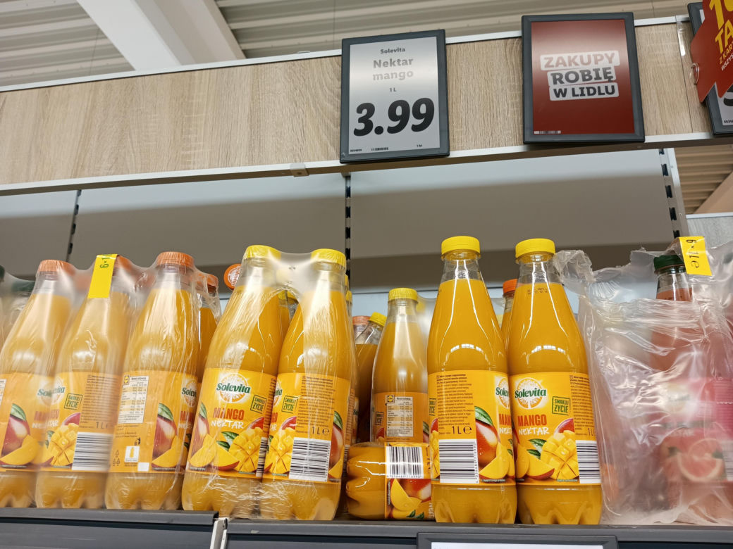 Porównaliśmy ceny w polskim i niemieckim markecie. Gdzie zarobimy tańsze zakupy na Wielkanoc? 