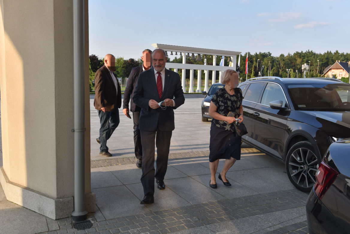 Kaczyński podwiózł Rydzyka