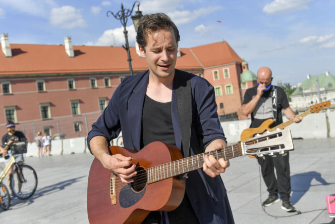 Tak zmieniał się Krzysztof Zalewski. Długie włosy były kiedyś jego znakiem rozpoznawczym