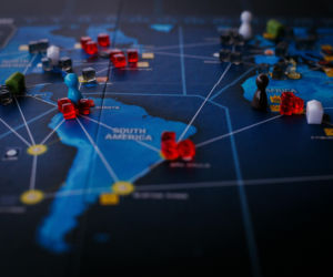 Globalny chaos i polityczne napięcia. Jak wpływają na strategie wielkich firm?