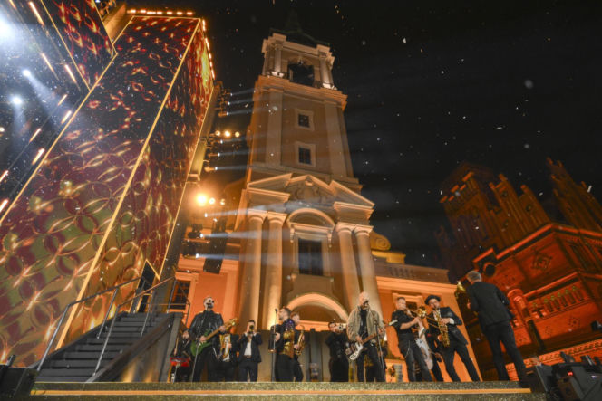 Sylwestrowa Moc Przebojów 2025/26 w Toruniu: Zdjęcia z imprezy Polsatu. Uczestnicy, artyści i starówka