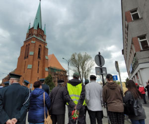 Pogrzeb policjanta z Raciborza. Tłumy przed kościołem. Ostatnie pożegnanie Michała Kędzierskiego