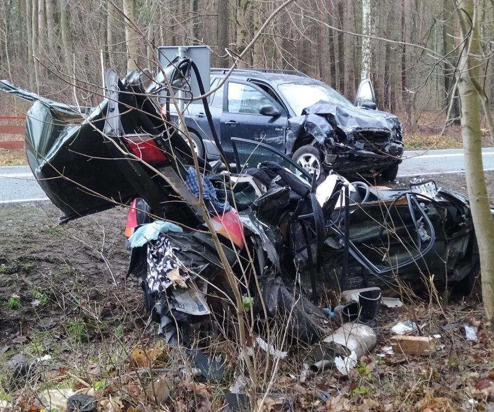 Koszmarny wypadek na DK 25! Cztery osoby ranne, w tym dwoje dzieci! [ZDJĘCIA] 
