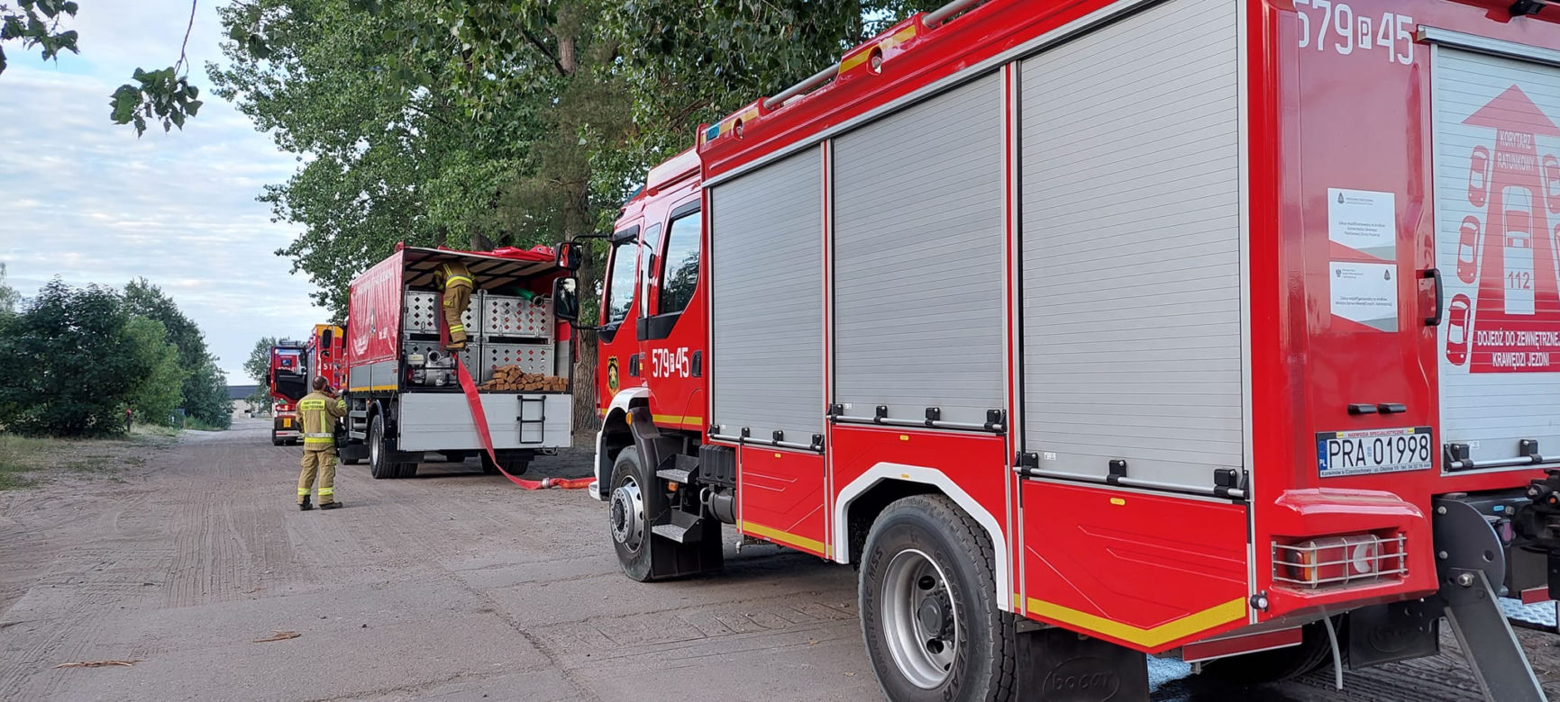 Wielkopolskie/ Gaszenie hałdy odpadów w Rawiczu może potrwać jeszcze kilkanaście godzin