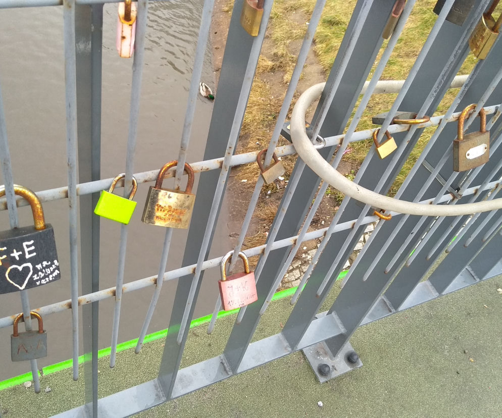 Nowy most zakochanych przy Galerii Jurowieckiej? [ZDJĘCIE DNIA]