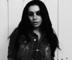 Charli XCX wydała nowy album. Music, Fashion, Film to następca kultowego Brat