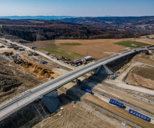 Najwyższa estakada w Polsce powstaje na S19 Babica Jawornik. Na plac budowy prowadzą serpentyny