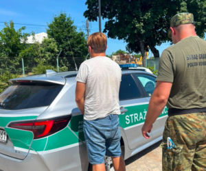 Udawał kuriera żywności, a przewoził migrantów