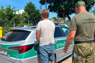 Udawał kuriera żywności, a przewoził migrantów