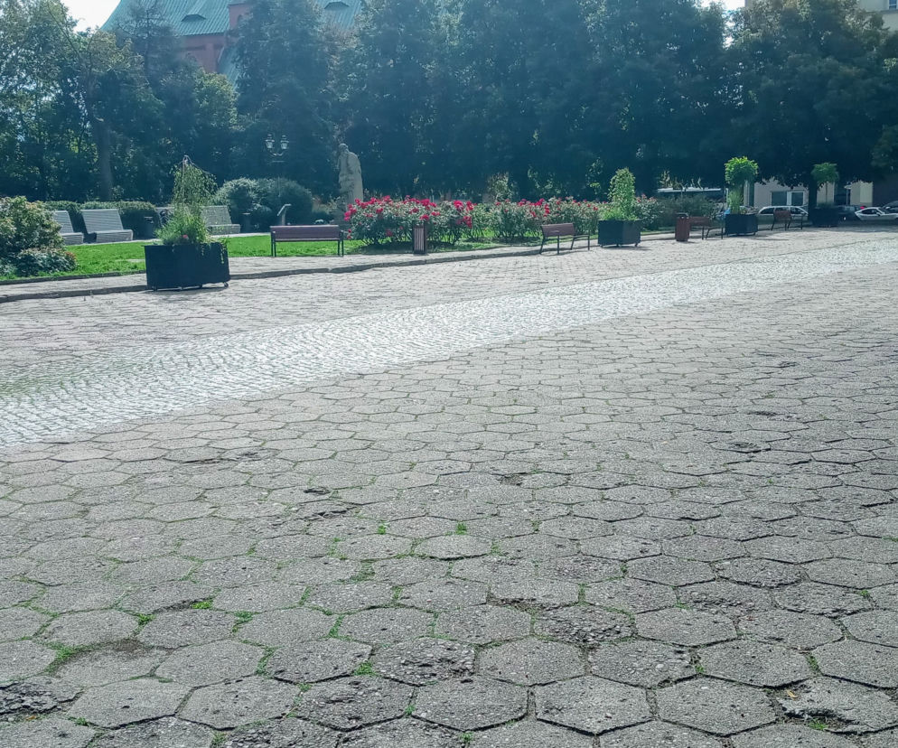 Plac Orła Białego w przeddzień rozpoczęcia przebudowy