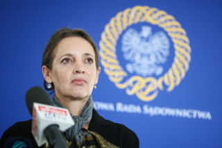 Przewodnicząca KRS rezygnuje. Chaos prawny i walka o przyszłość polskiego sądownictwa