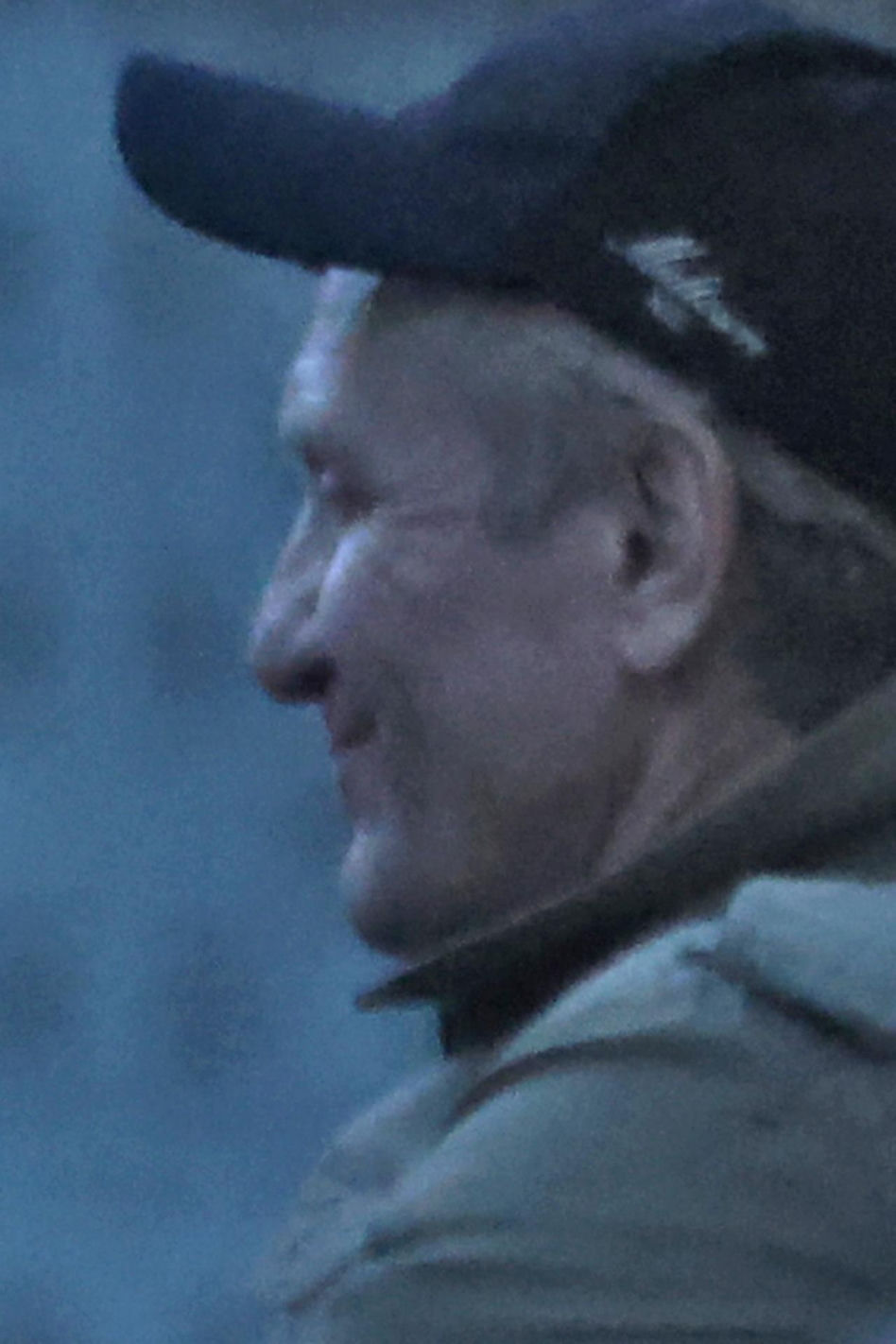 Andrzej Chyra smyra i całuje