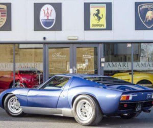 Lamborghini Miura SV Roda Stewarta