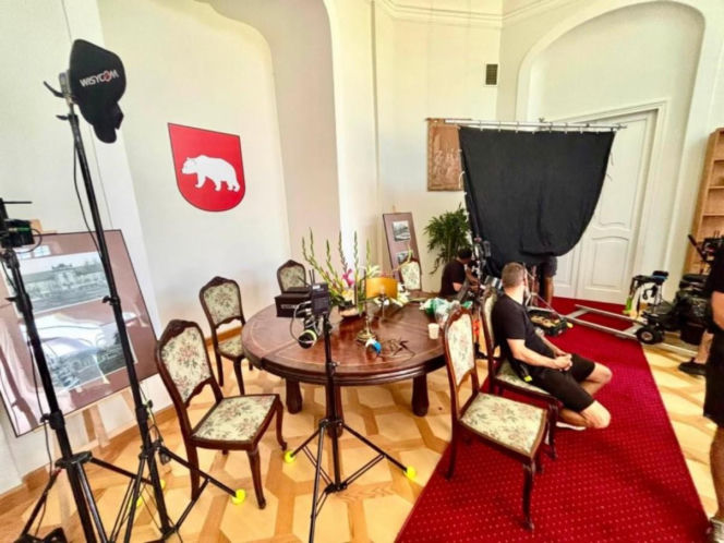 Ranczo. Ekipa filmowa pojawiła się w Pałacu Potockich. Nowe zdjęcia z planu zdradzają fabułę