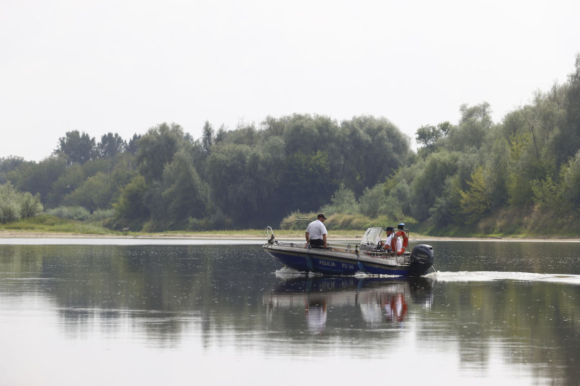 Dramatyczne poszukiwania na Wiśle. Służby wyłowiły topielca pod Nowym Dworem Mazowieckim 