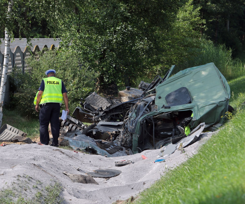 Wypadek w Grębiszewie. Tak wyglądają zmasakrowane pojazdy